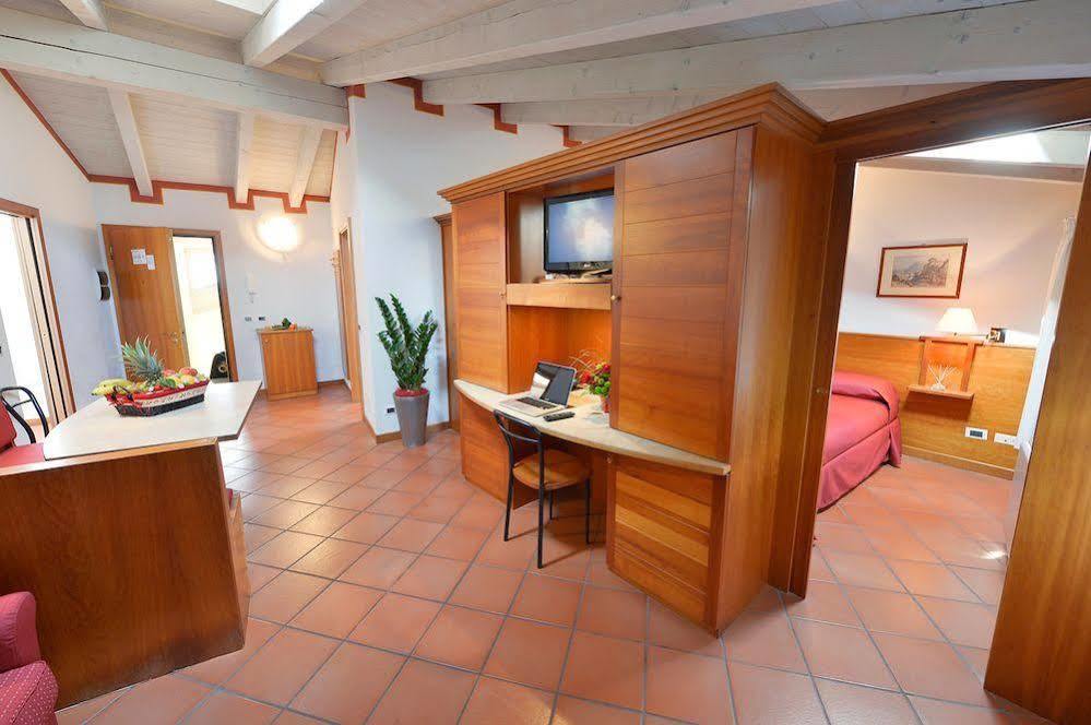 Residence Del Messaggero Rovereto  Luaran gambar